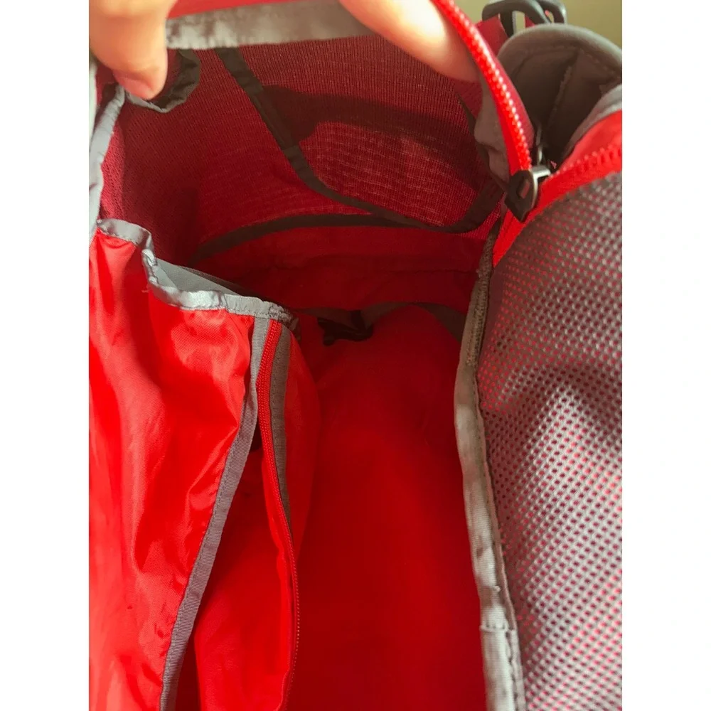 Patagonia Black Hole Duffel 60L Red Backpack Strap Travel Bag 49341 Hiking Camp